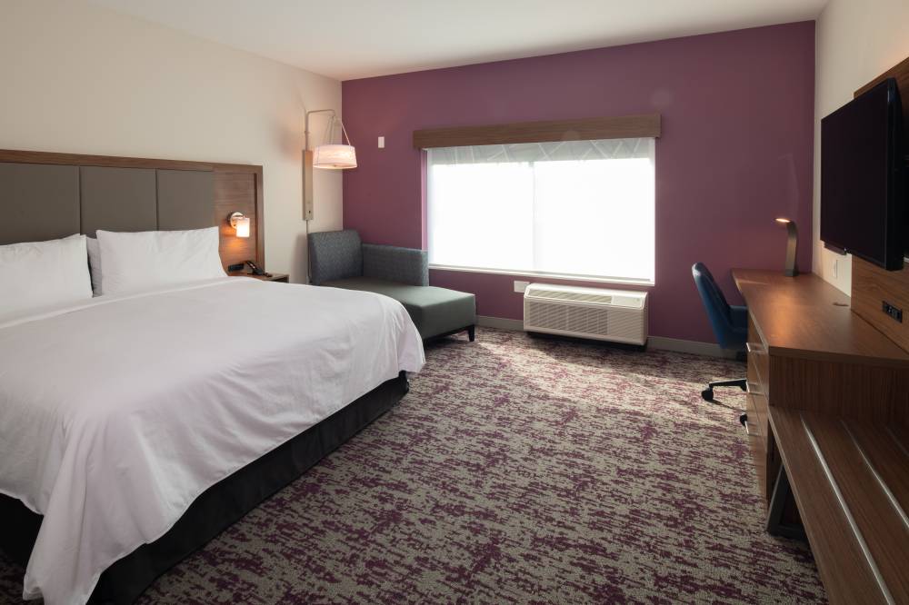 Holiday Inn Exp Stes Downtown By Ihg 10
