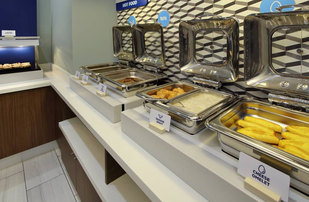 Holiday Inn Exp Stes Downtown By Ihg 7
