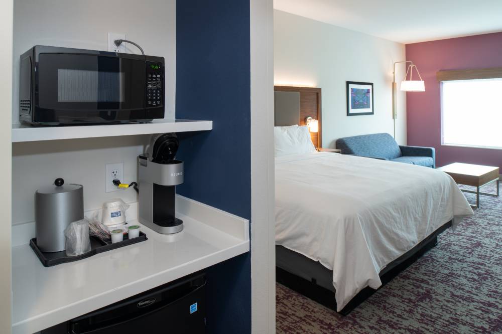 Holiday Inn Exp Stes Downtown By Ihg 9