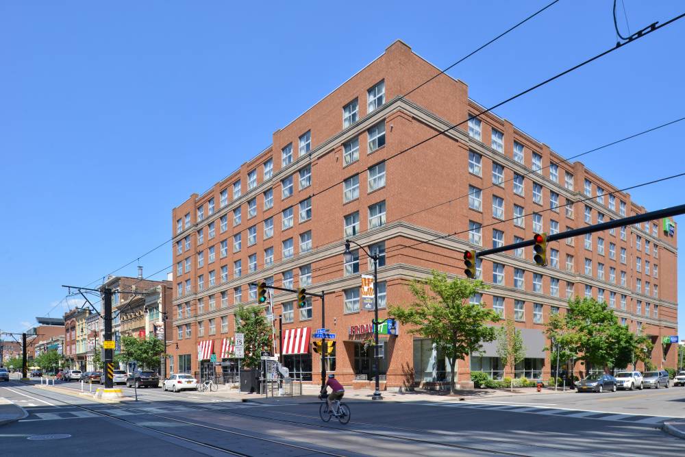 Holiday Inn Exp Stes Downtown 5