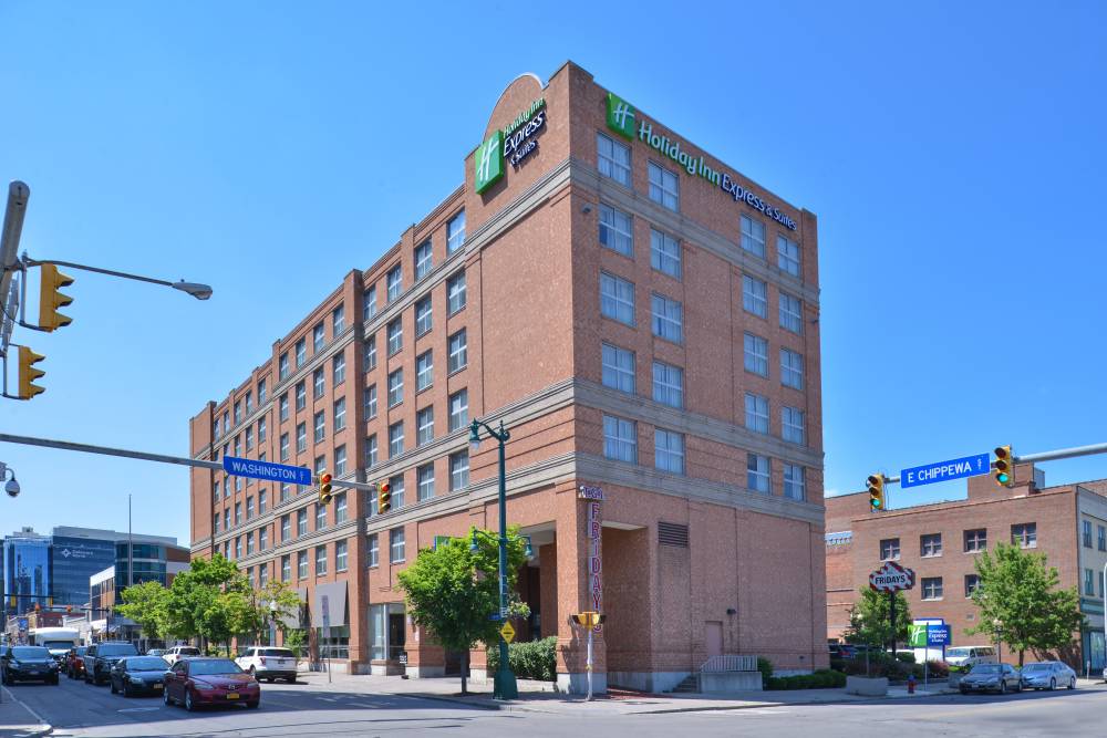 Holiday Inn Exp Stes Downtown 4