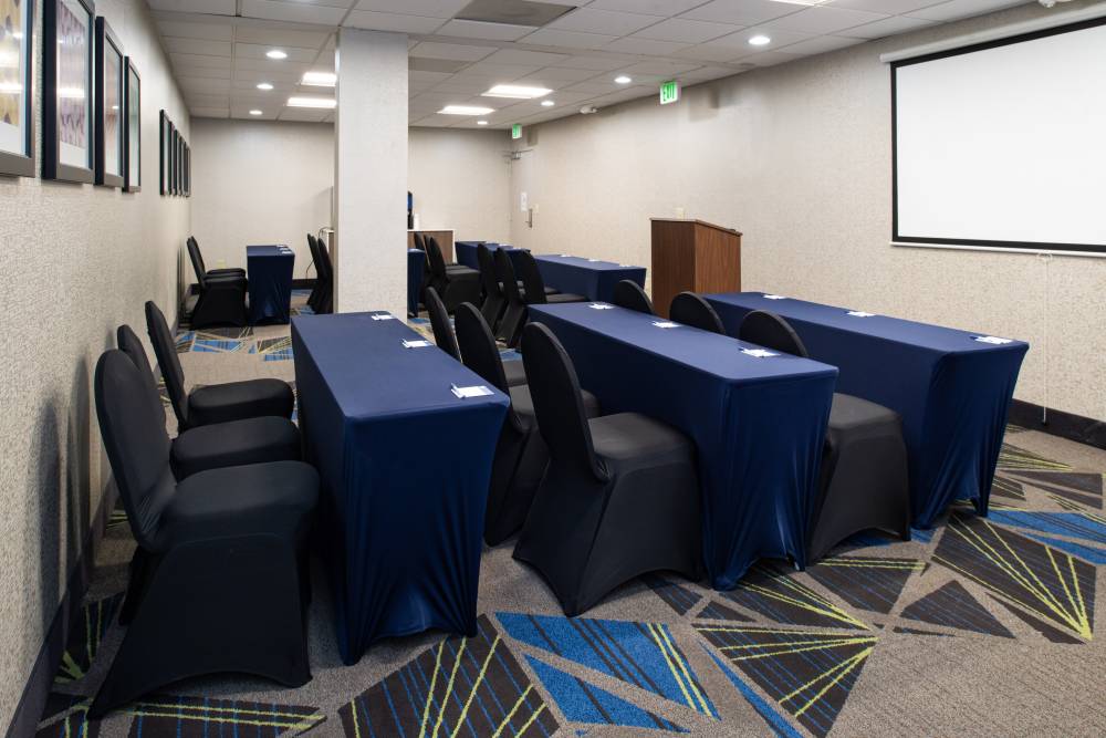 Holiday Inn Exp Stes Downtown West 7