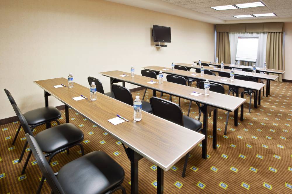 Holiday Inn Exp Stes E Lansing 4