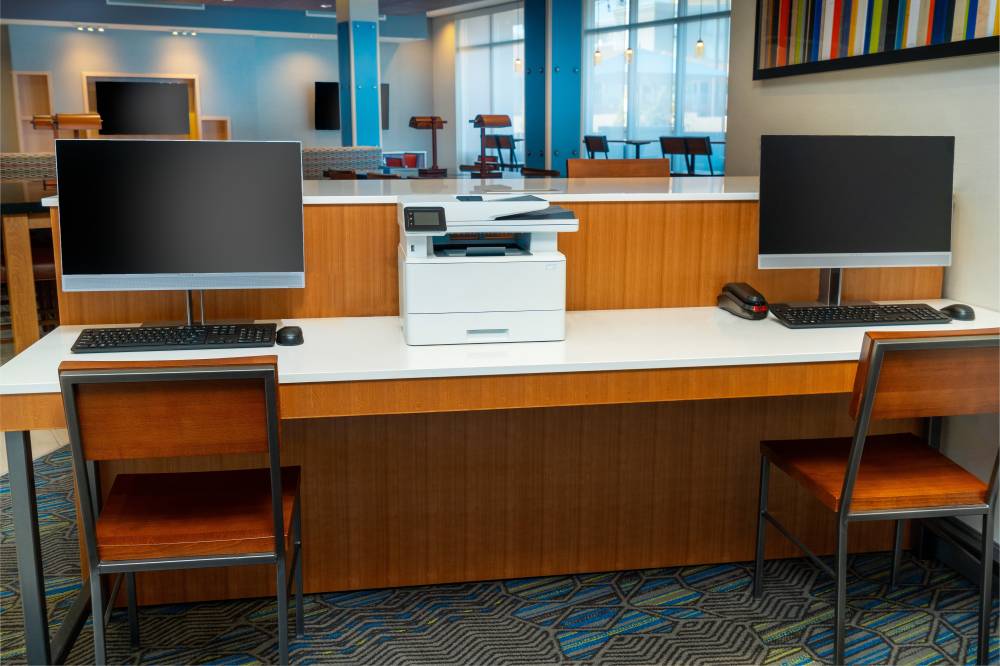 Holiday Inn Exp Stes E Tropicana By Ihg 6