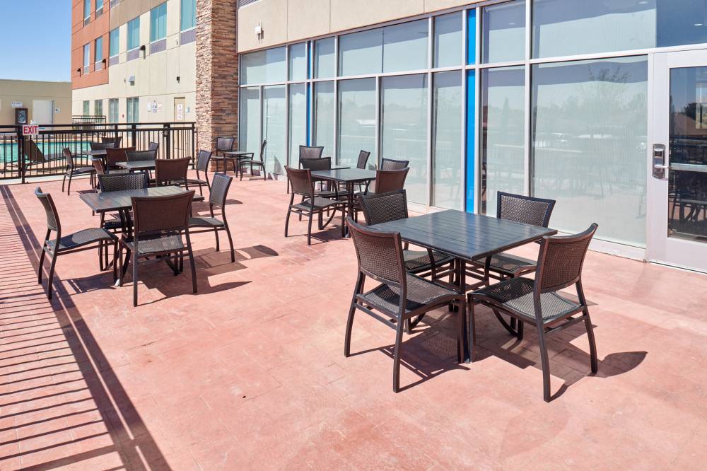 Holiday Inn Exp Stes East 7
