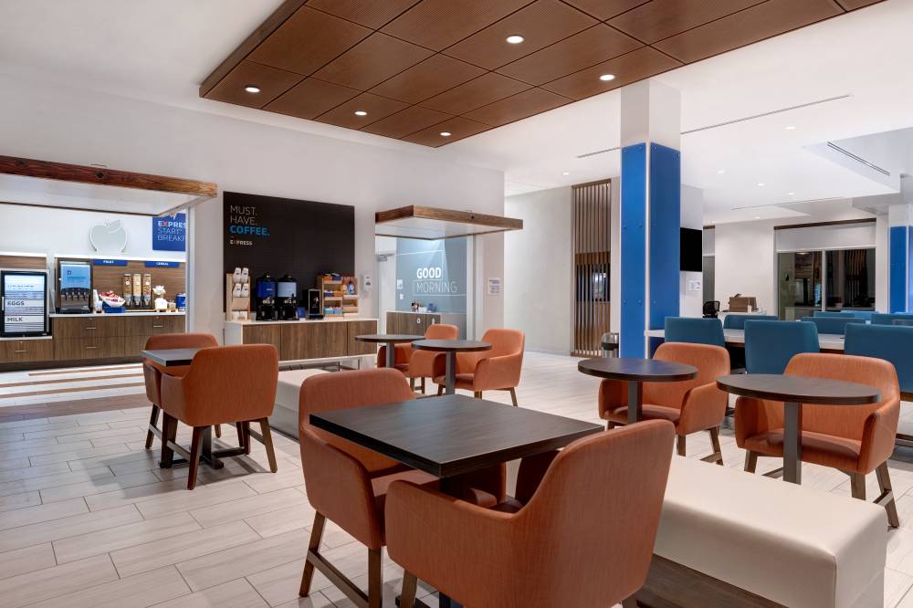 Holiday Inn Exp Stes Glendale Downtown B 3