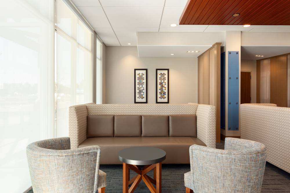 Holiday Inn Exp Stes Hayward By Ihg 6