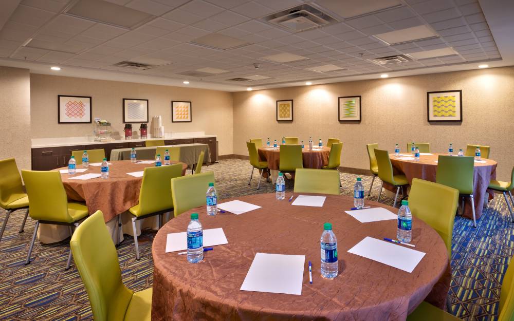 Holiday Inn Exp Stes  I-10 East 6