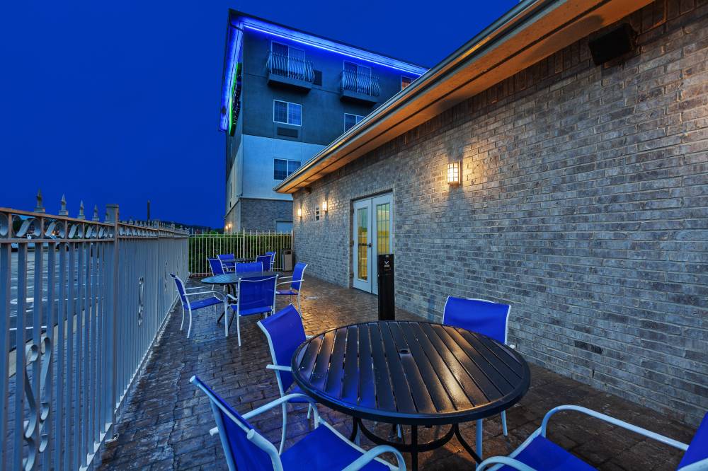 Holiday Inn Exp Stes Jenks 6