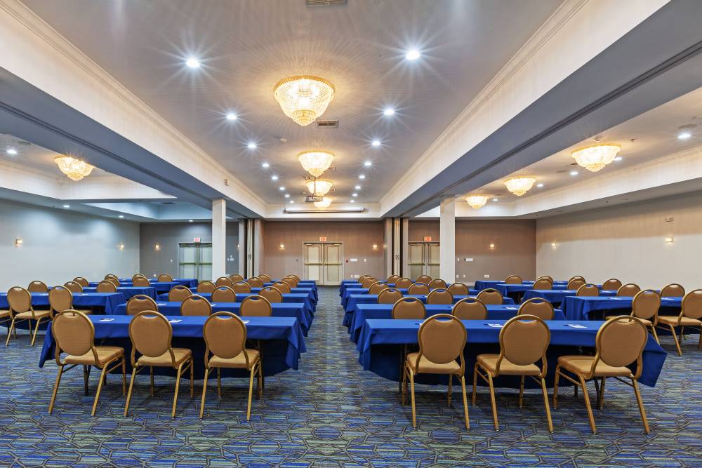 Holiday Inn Exp Stes Jenks 10