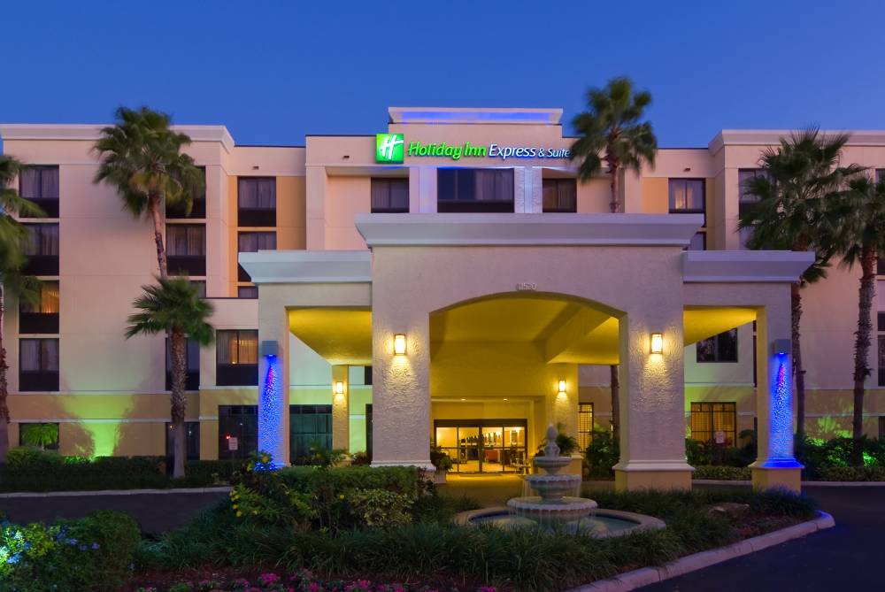 Holiday Inn Exp Stes Kendall E 2