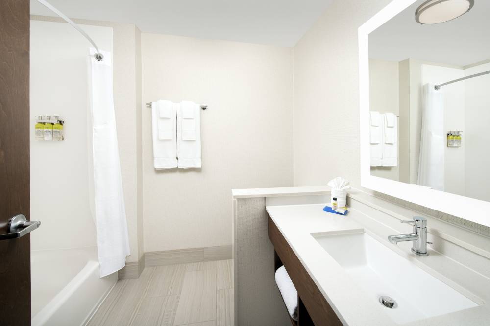 Holiday Inn Exp Stes Kingsland Naval Bas 6