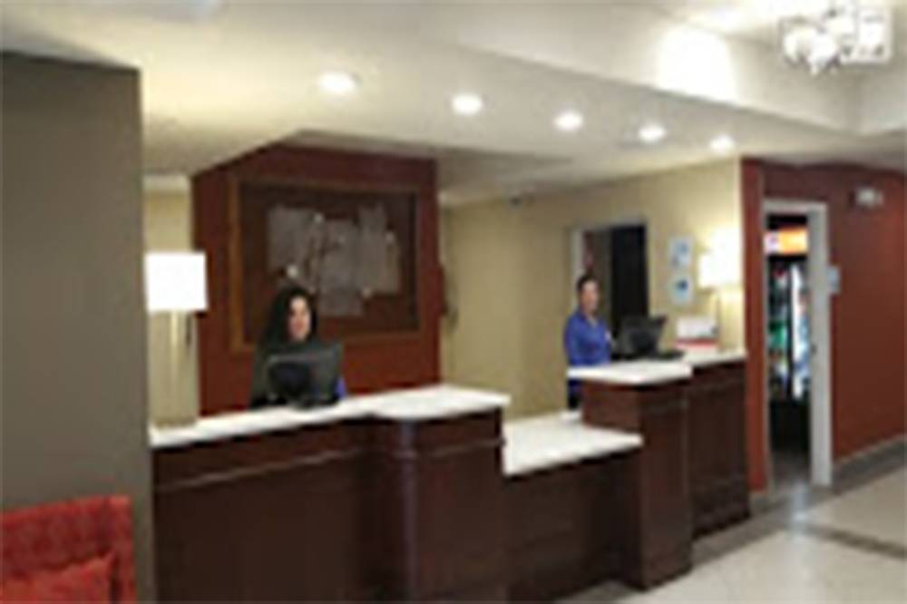 Holiday Inn Exp Stes Lantana 4