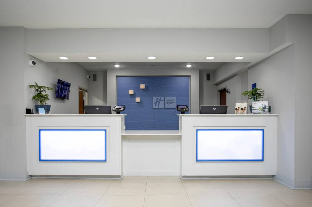 Holiday Inn Exp Stes Mayport 7