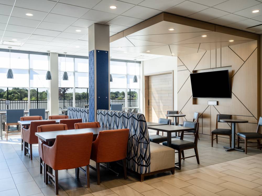 Holiday Inn Exp Stes Meridian By Ihg 10