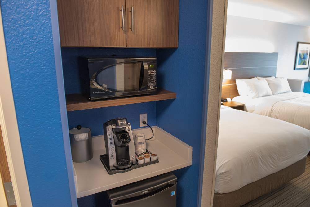 Holiday Inn Exp Stes Mishawaka 2