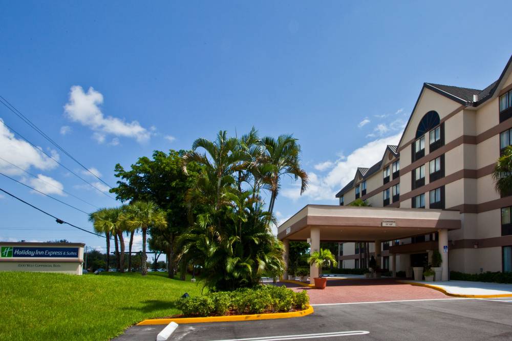 Holiday Inn Exp Stes N Exec Ai 5