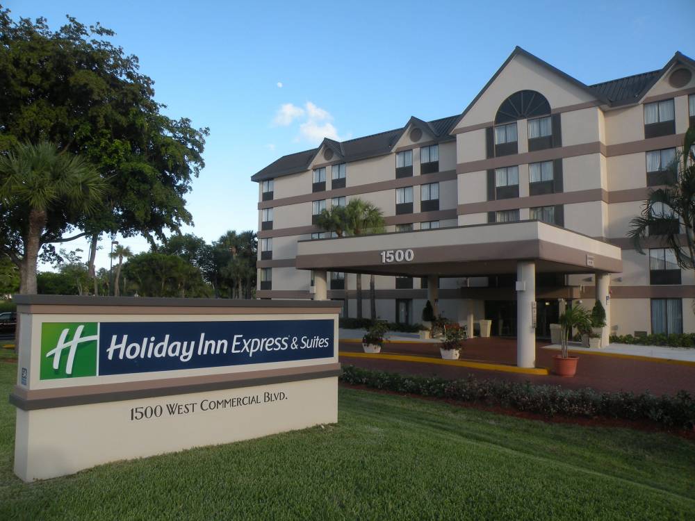 Holiday Inn Exp Stes N Exec Ai 6