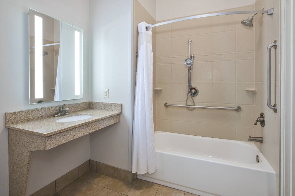 Holiday Inn Exp Stes Niles 4