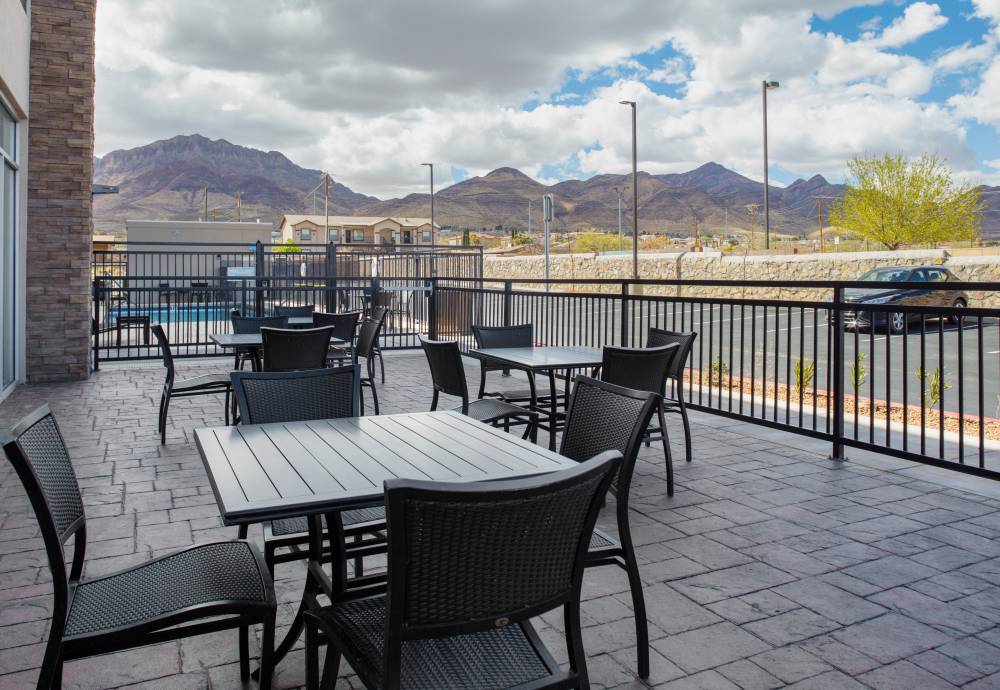 Holiday Inn Exp Stes North By Ihg 5