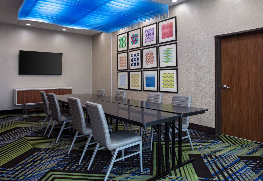 Holiday Inn Exp Stes North By Ihg 4