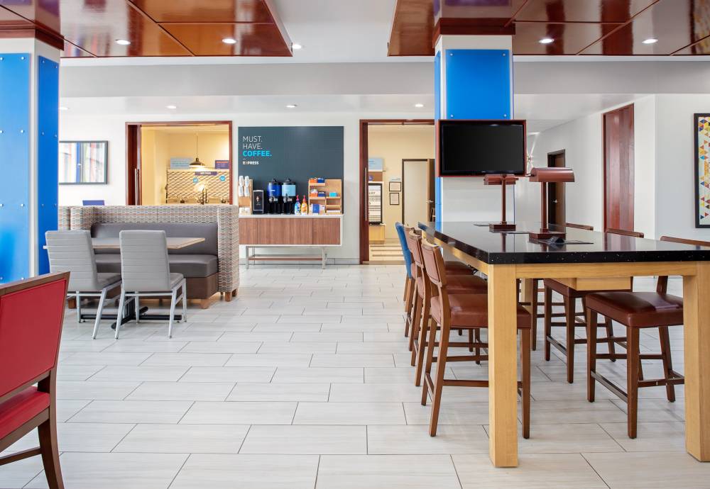 Holiday Inn Exp Stes North By Ihg 10