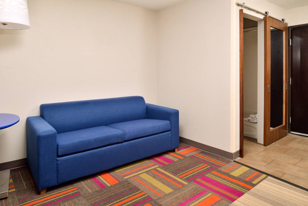 Holiday Inn Exp Stes North Kc 3