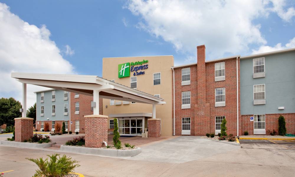 Holiday Inn Exp Stes North Kc 8