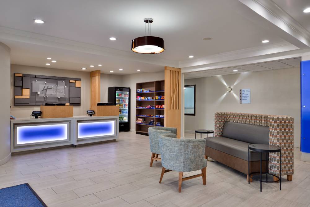 Holiday Inn Exp Stes North Kc 6