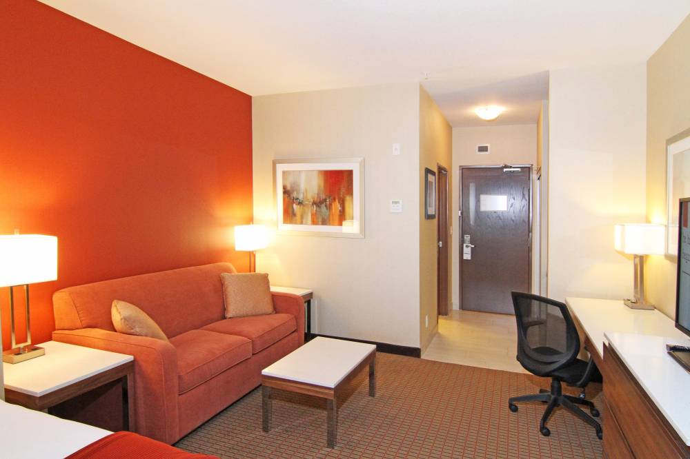 Holiday Inn Exp Stes Nw Banff 3