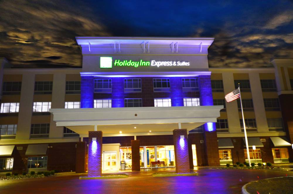 Holiday Inn Exp Stes Perrysburg 2