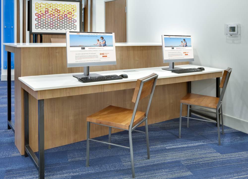 Holiday Inn Exp Stes Plano East 4