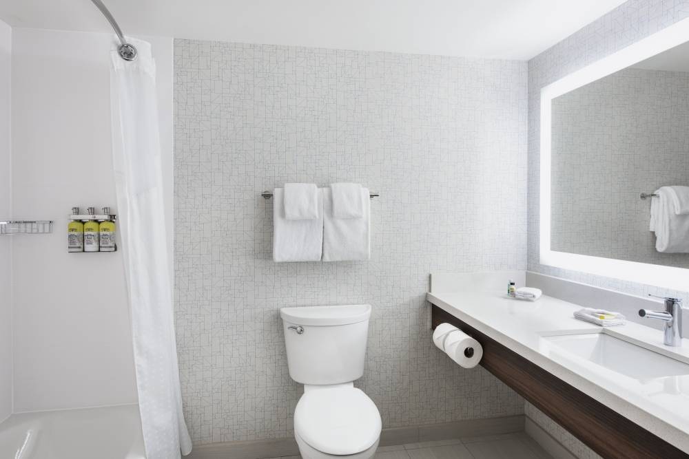 Holiday Inn Exp Stes Saskatoon Ctr 5