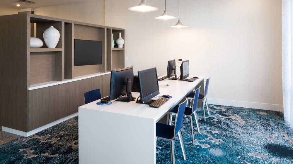 Holiday Inn Exp Stes Sea World 3