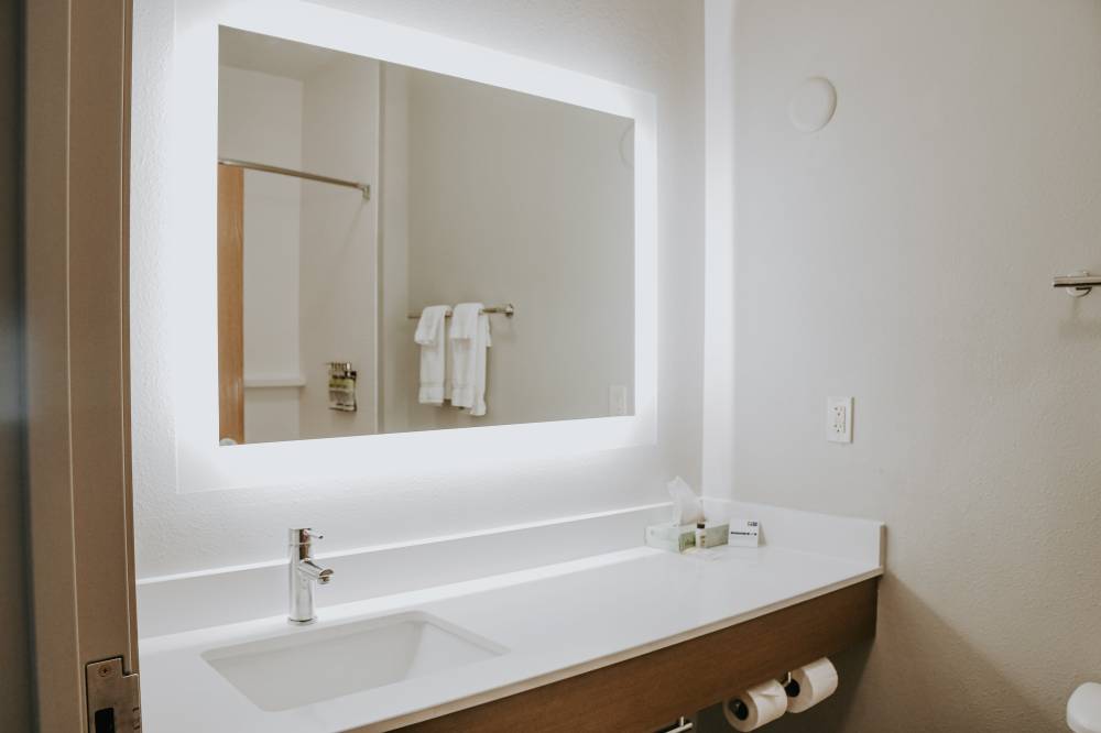 Holiday Inn Exp Stes South 2