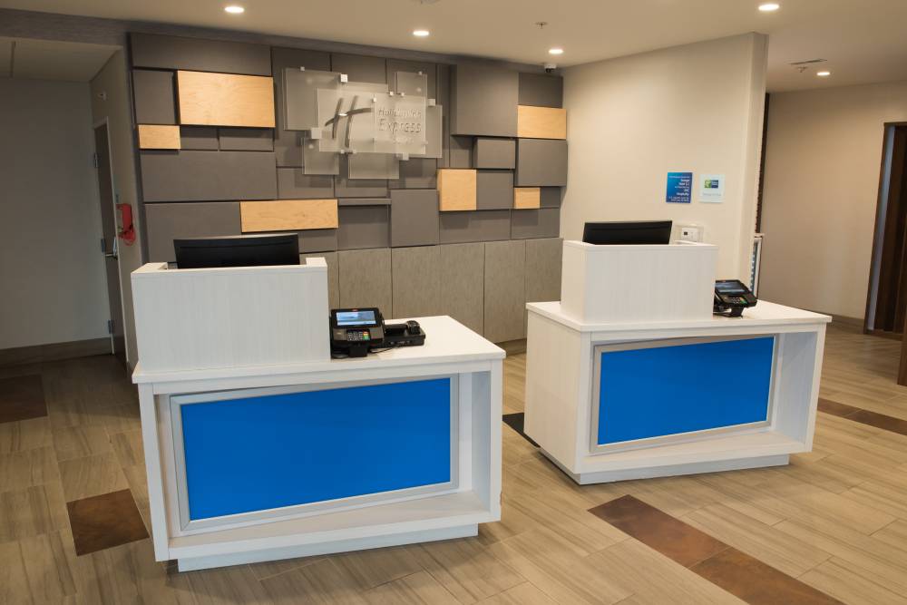 Holiday Inn Exp Stes Southwest 7