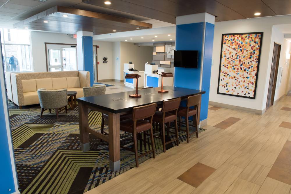 Holiday Inn Exp Stes Southwest 4