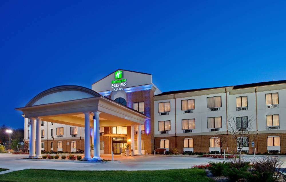 Holiday Inn Exp Stes St Charle 2