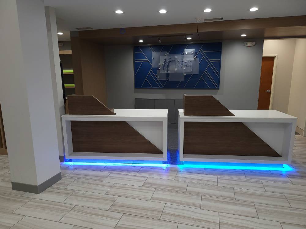 Holiday Inn Exp Stes Tipp City 5
