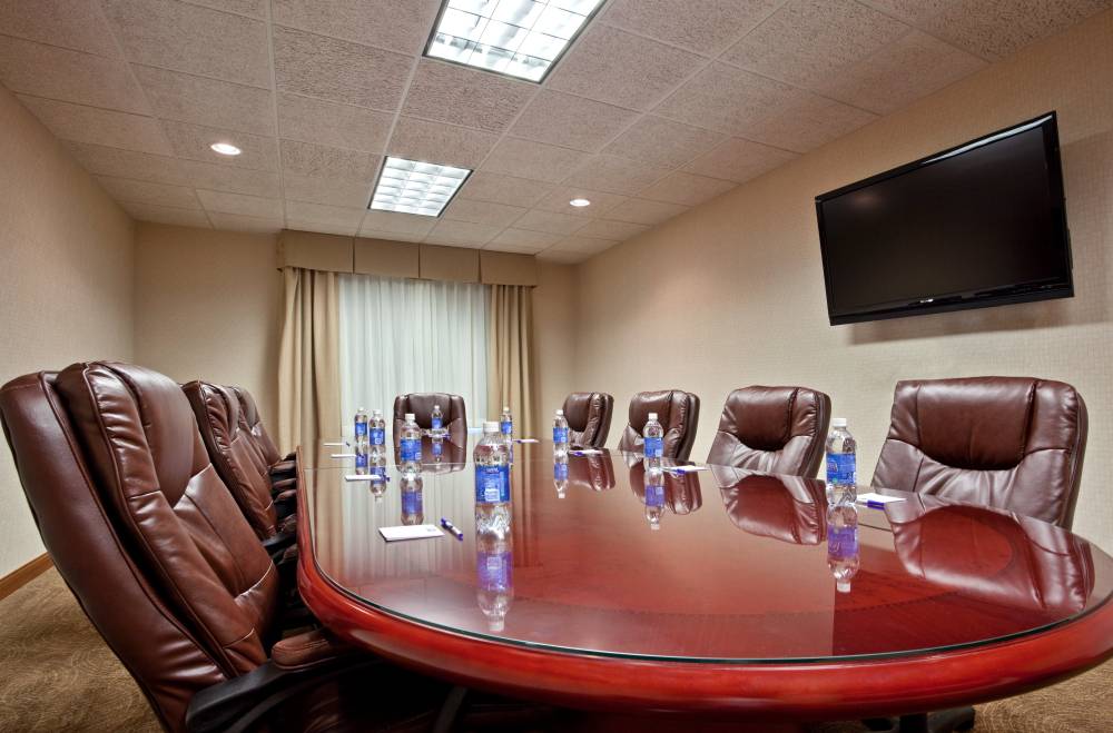 Holiday Inn Exp Stes Tipp City 7
