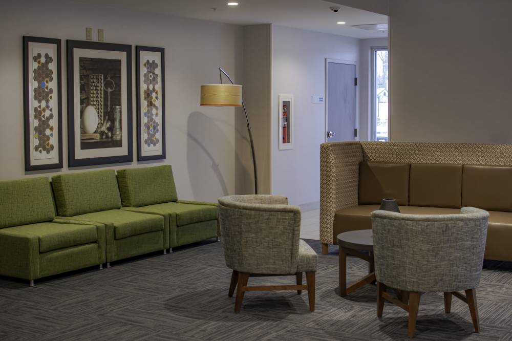 Holiday Inn Exp Stes Tonawanda 9