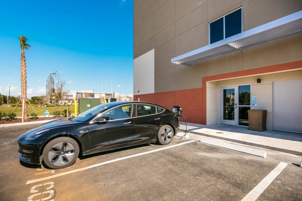 Holiday Inn Exp Stes Town Center 6
