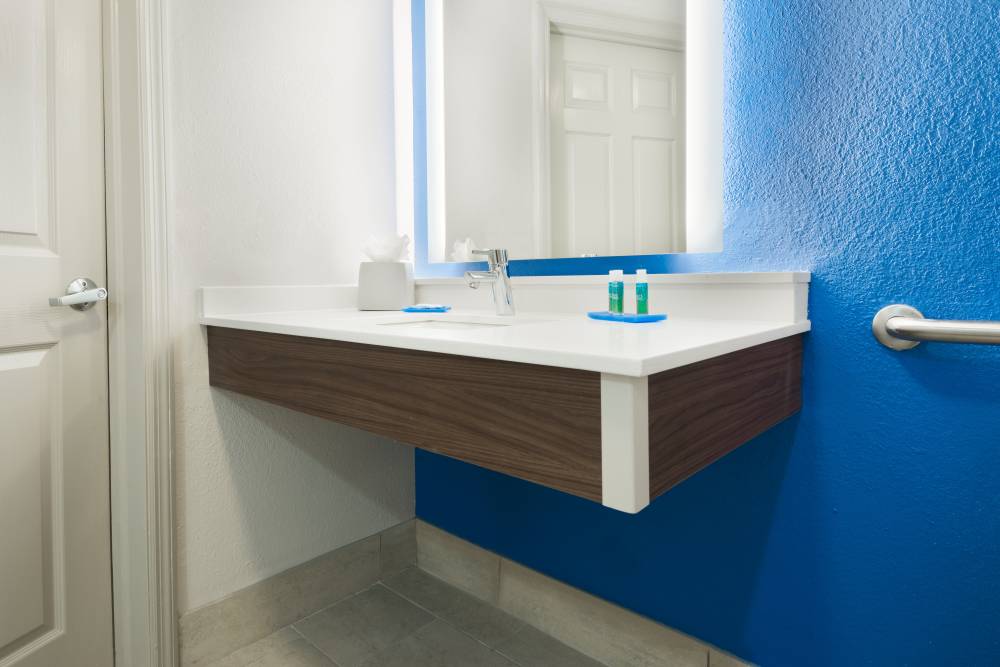 Holiday Inn Exp Stes Universal Orl 6