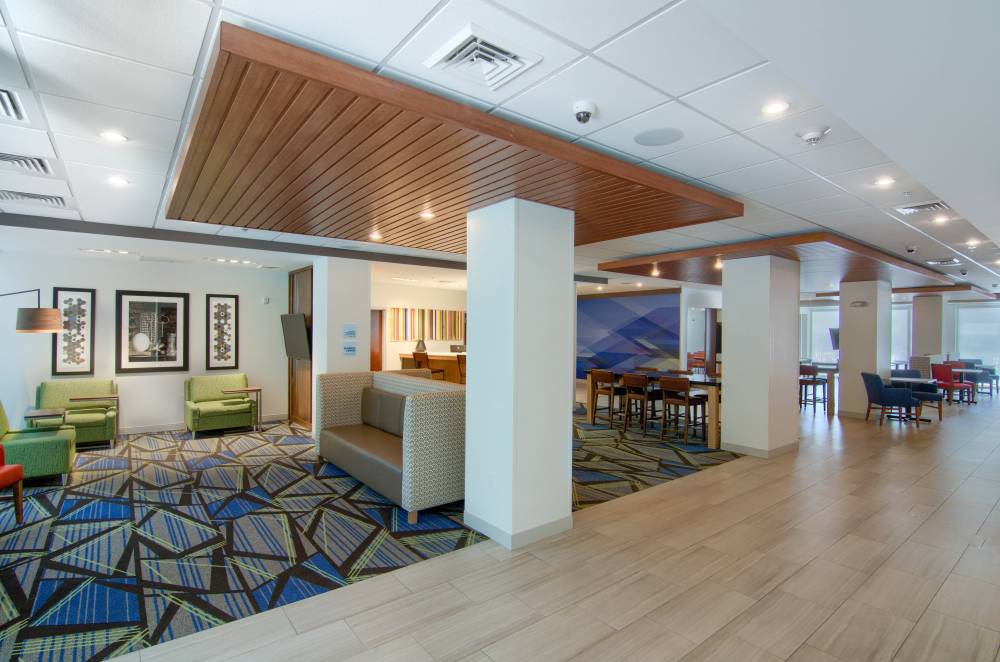 Holiday Inn Exp Stes University Area 8
