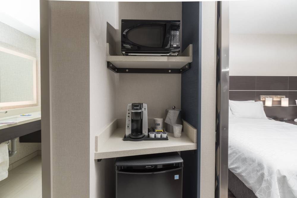 Holiday Inn Exp Stes University 5