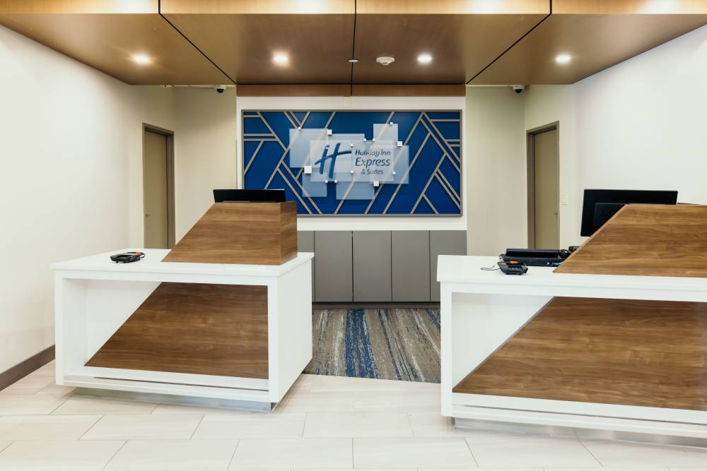 Holiday Inn Exp Stes Urbandale By Ihg 7
