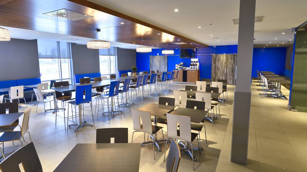 Holiday Inn Exp Stes Vaudreuil 5