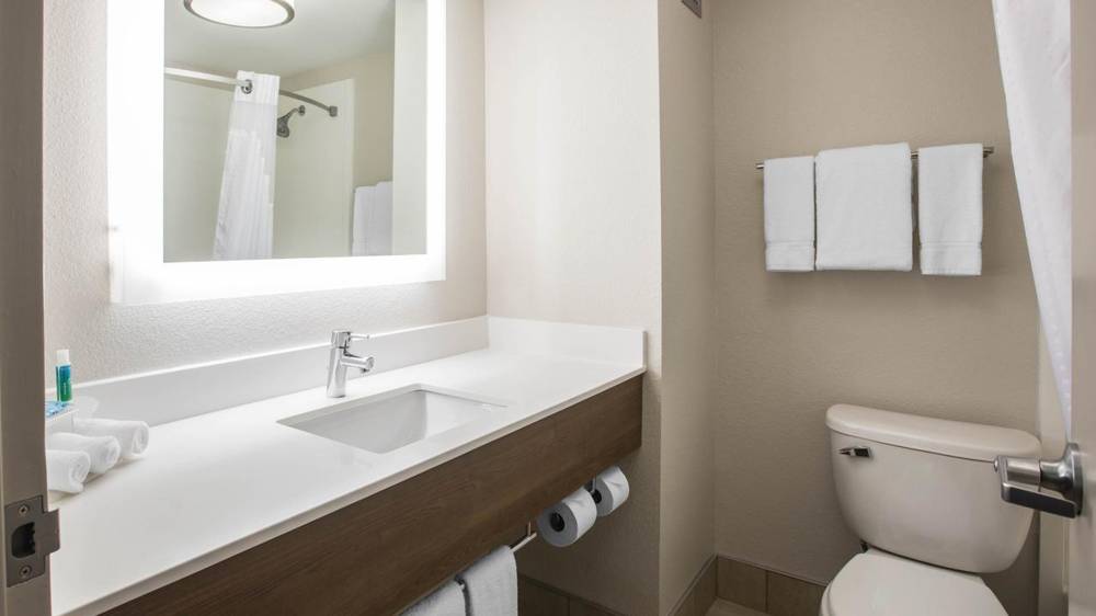 Holiday Inn Exp Stes W I295 And I10 5