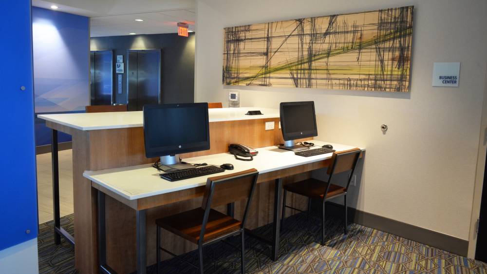 Holiday Inn Exp Stes W I295 And I10 2
