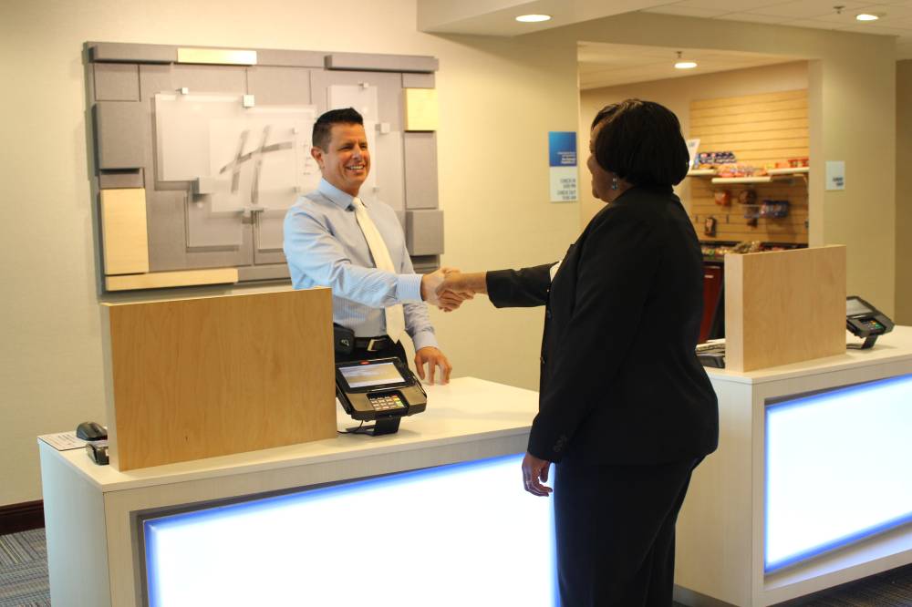 Holiday Inn Exp Stes West I-10 6